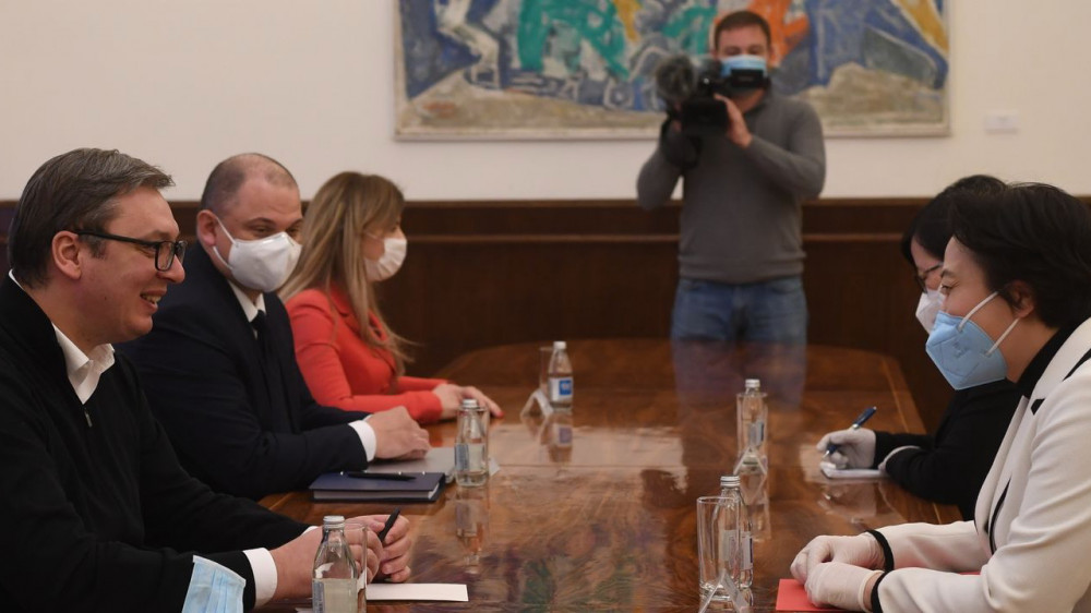 Predsednik Vučić razgovarao sa ambasadorkom NR Kine Ćen Bo